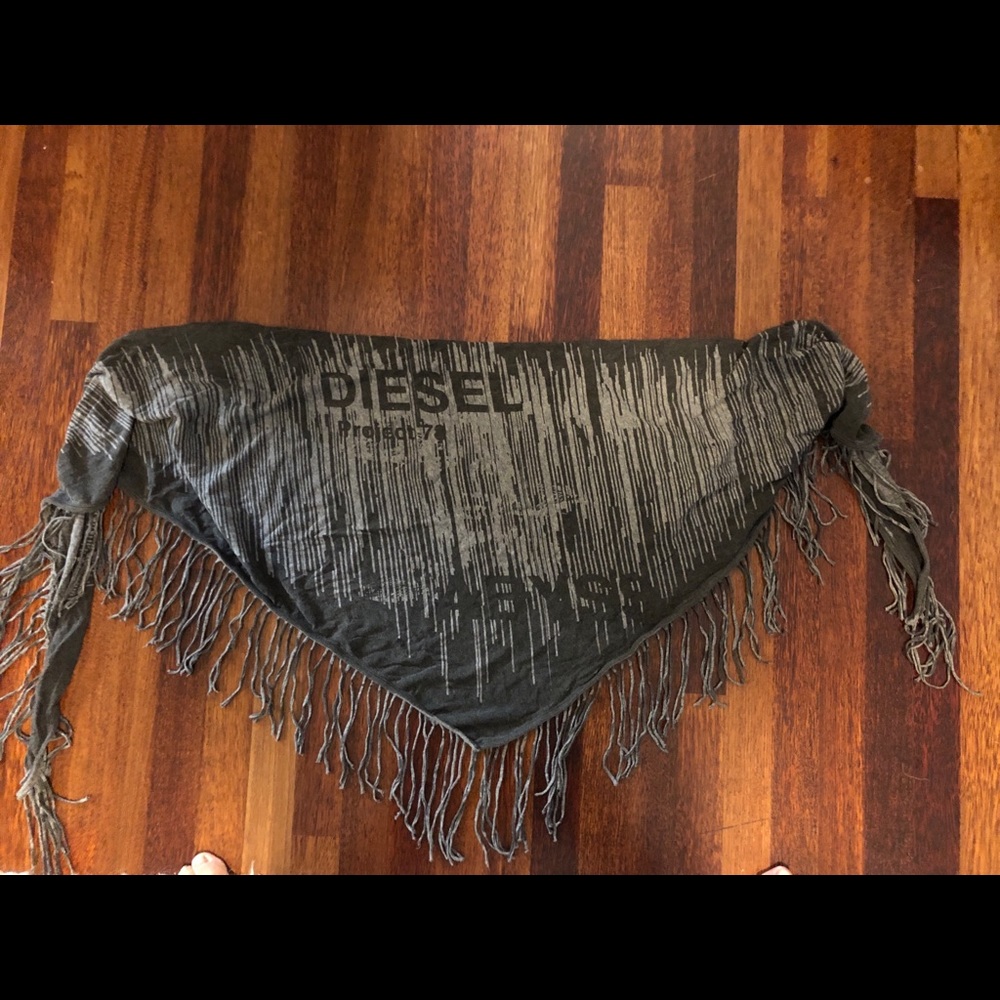 Diesel scarf with fringe